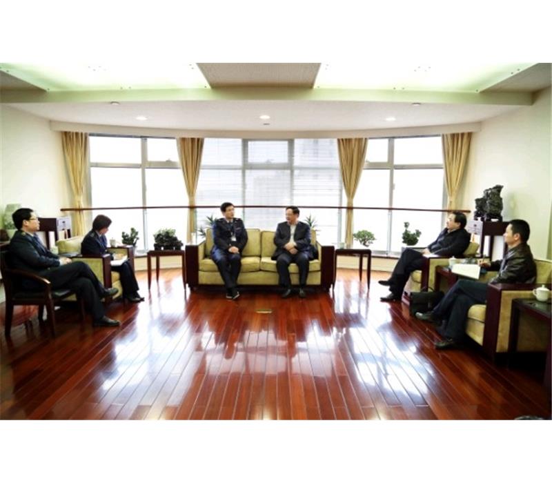 王正喜、周勇與省進(jìn)出口檢驗(yàn)檢疫局局長王偉舉行工作會(huì)談